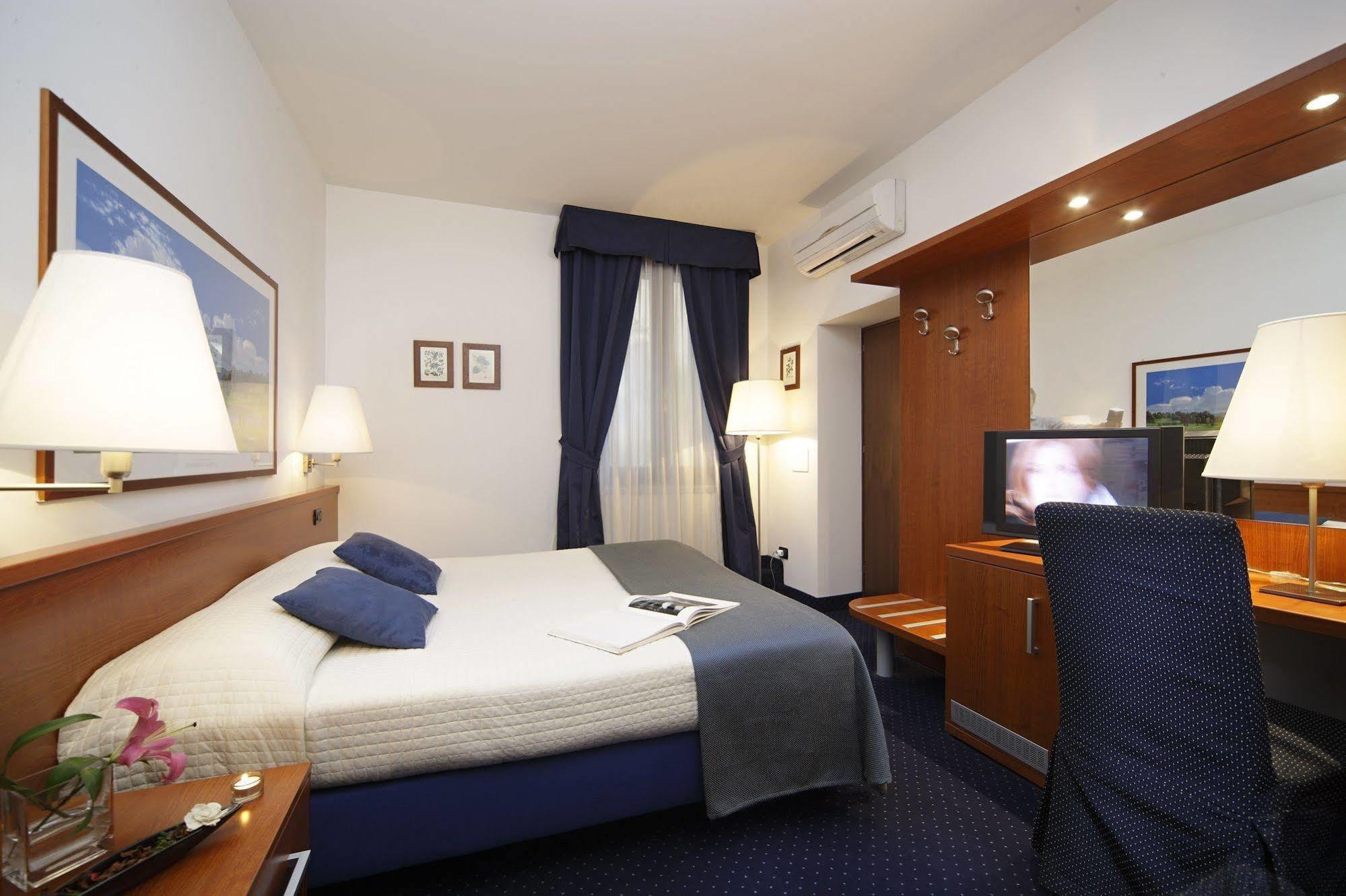 Hotel Roberta Mestre Esterno foto